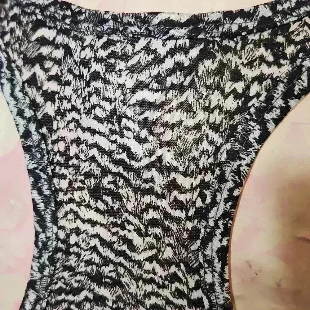 H&M Racerback Tank - Picture 6 of 6